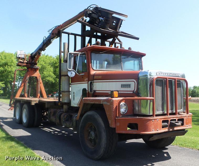 image for item FM9363 1981 International Paystar 5000 log loader truck