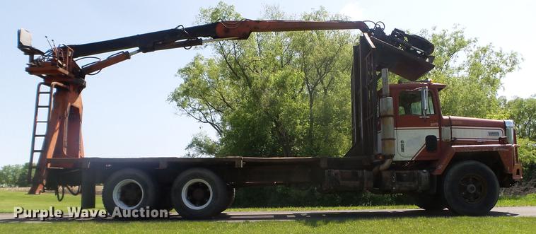 image for item FM9363 1981 International Paystar 5000 log loader truck