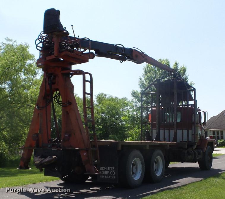 image for item FM9363 1981 International Paystar 5000 log loader truck