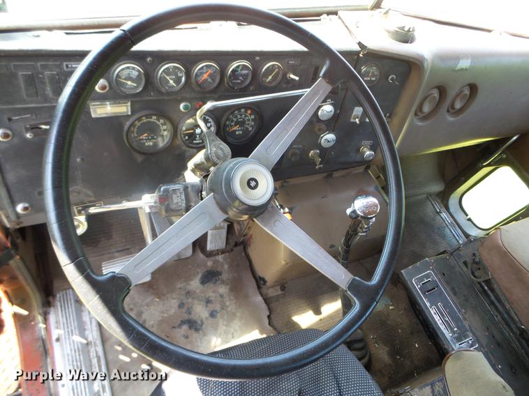 image for item FM9363 1981 International Paystar 5000 log loader truck