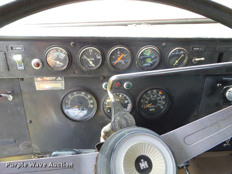 image for item FM9363 1981 International Paystar 5000 log loader truck