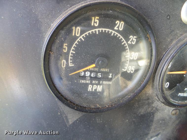 image for item FM9363 1981 International Paystar 5000 log loader truck