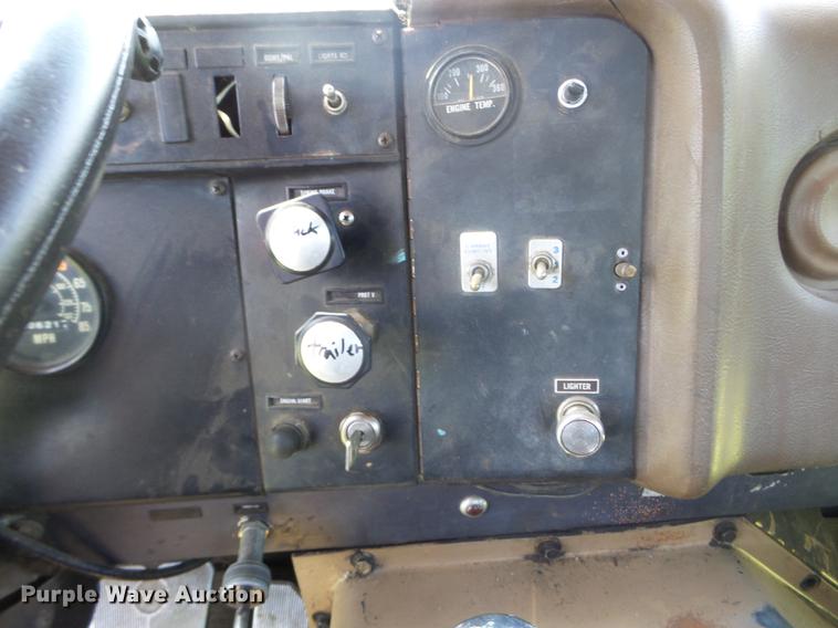 image for item FM9363 1981 International Paystar 5000 log loader truck