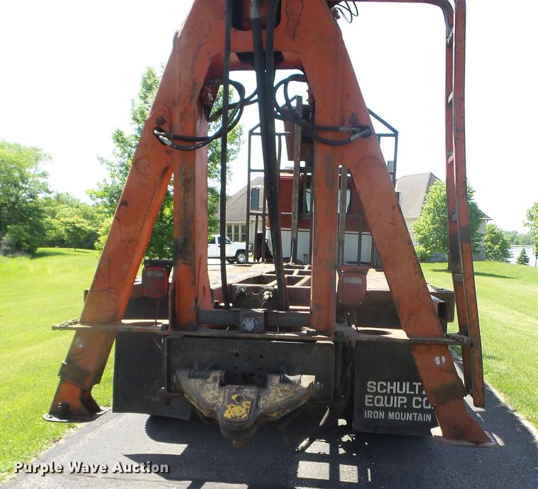 image for item FM9363 1981 International Paystar 5000 log loader truck