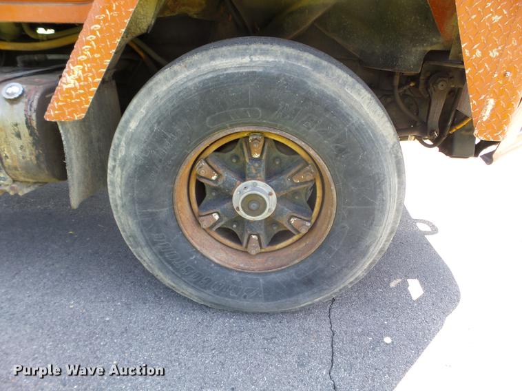 image for item FM9363 1981 International Paystar 5000 log loader truck