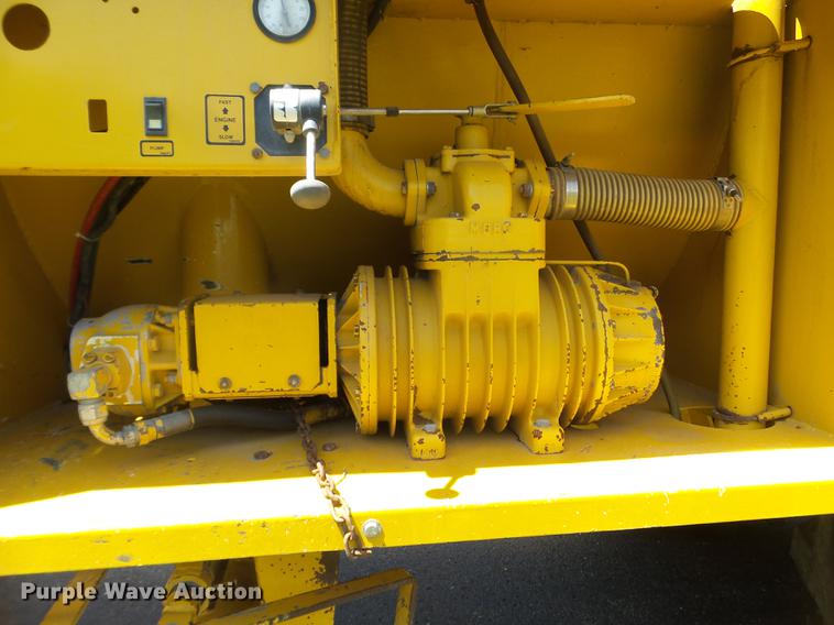 image for item FM9364 Ag-Chem AG-Gator 2004 waste applicator