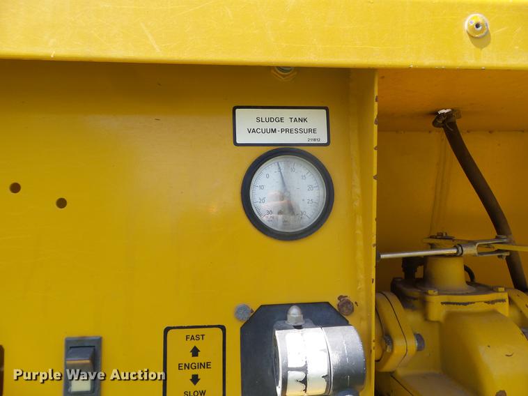 image for item FM9364 Ag-Chem AG-Gator 2004 waste applicator