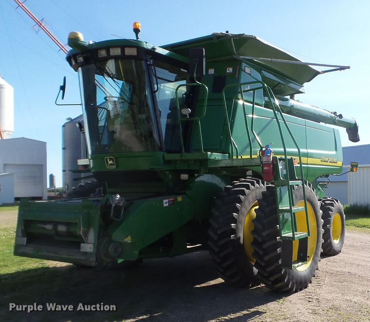 image for item FM9387 2000 John Deere 9650 STS RWA combine