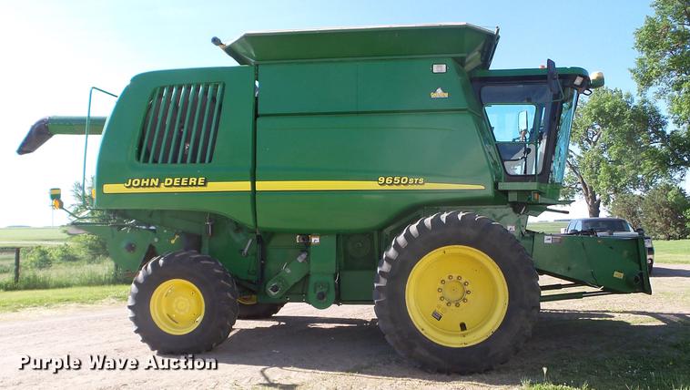 image for item FM9387 2000 John Deere 9650 STS RWA combine