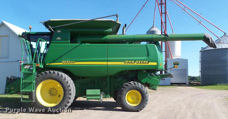 image for item FM9387 2000 John Deere 9650 STS RWA combine