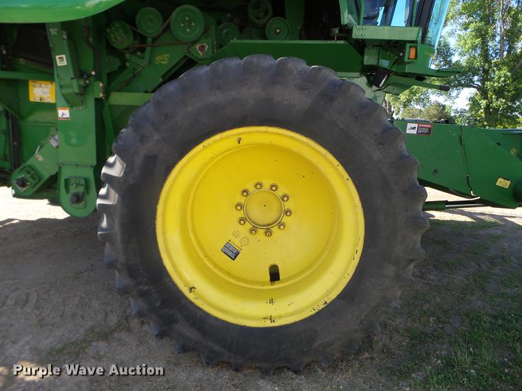 image for item FM9387 2000 John Deere 9650 STS RWA combine