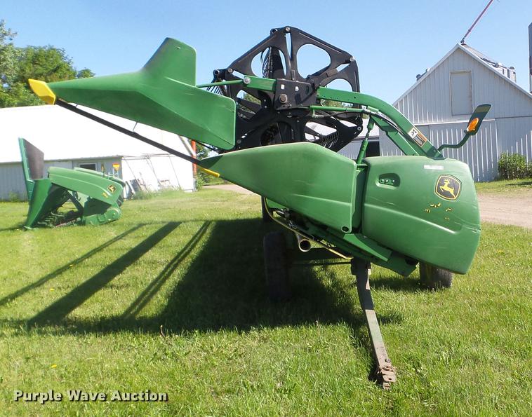 image for item FM9388 2006 John Deere 630F Hydraflex head