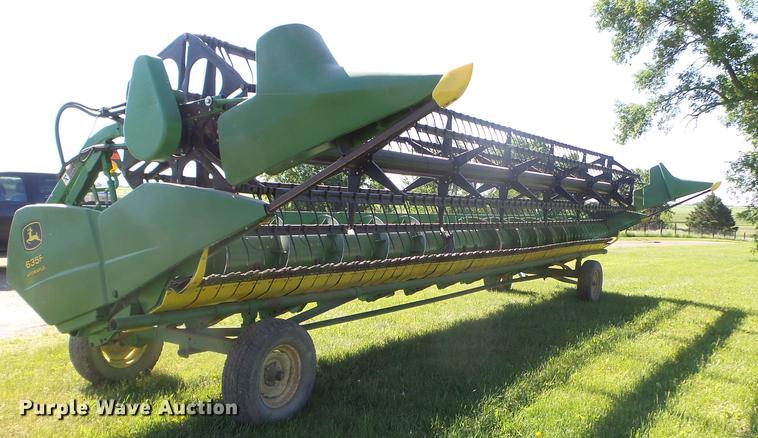 image for item FM9388 2006 John Deere 630F Hydraflex head