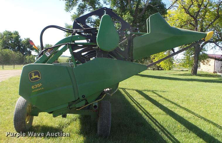 image for item FM9388 2006 John Deere 630F Hydraflex head