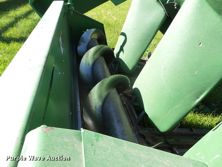 image for item FM9389 2004 John Deere 893 corn head