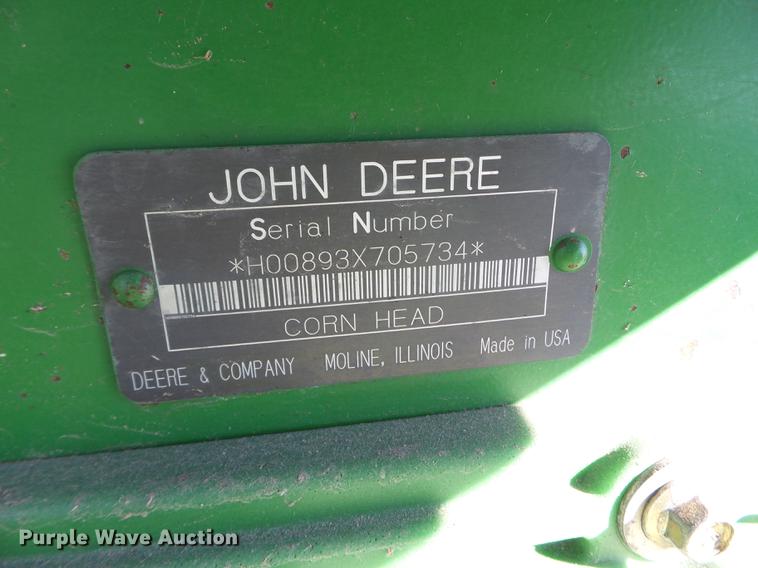 image for item FM9389 2004 John Deere 893 corn head