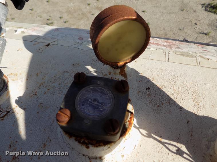 image for item FN9507 Trinity anhydrous ammonia tank