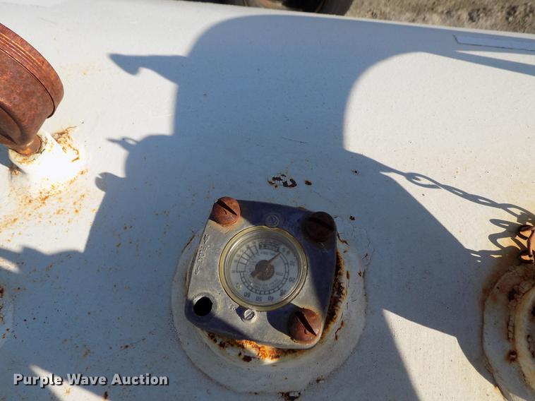 image for item FN9508 Anhydrous ammonia tank