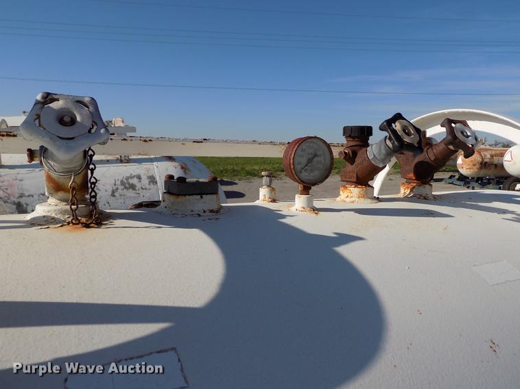image for item FN9508 Anhydrous ammonia tank