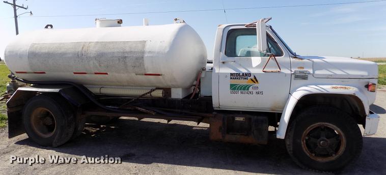 image for item FN9511 1979 GMC 7000 tank truck