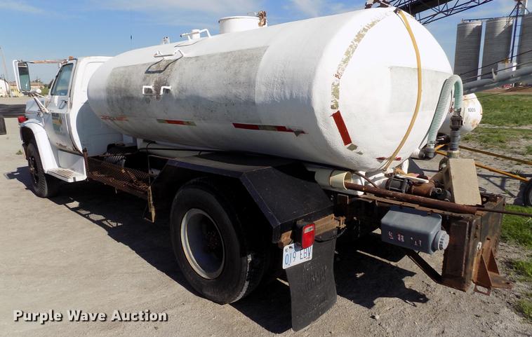image for item FN9511 1979 GMC 7000 tank truck