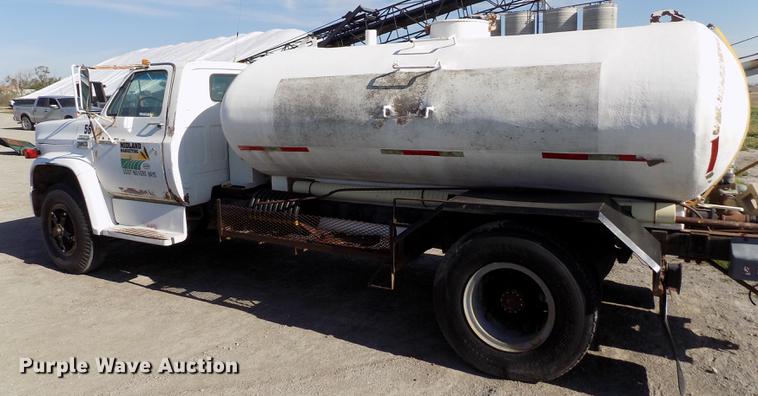 image for item FN9511 1979 GMC 7000 tank truck