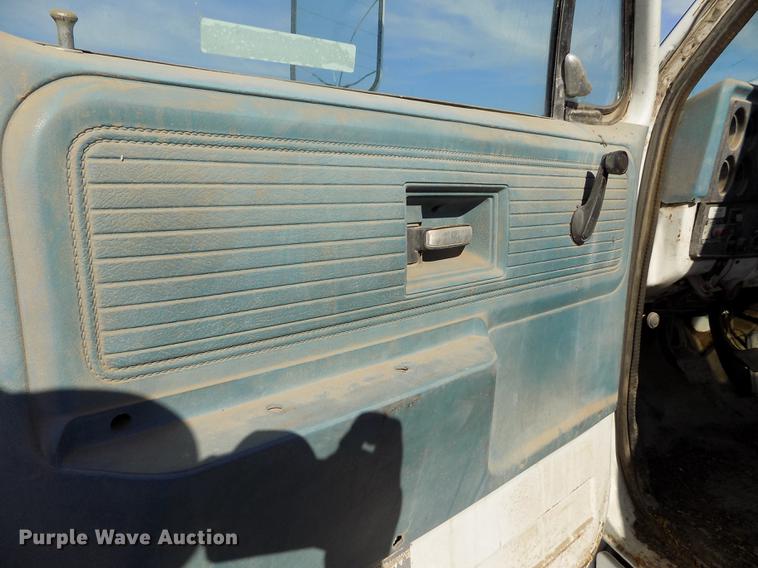 image for item FN9511 1979 GMC 7000 tank truck