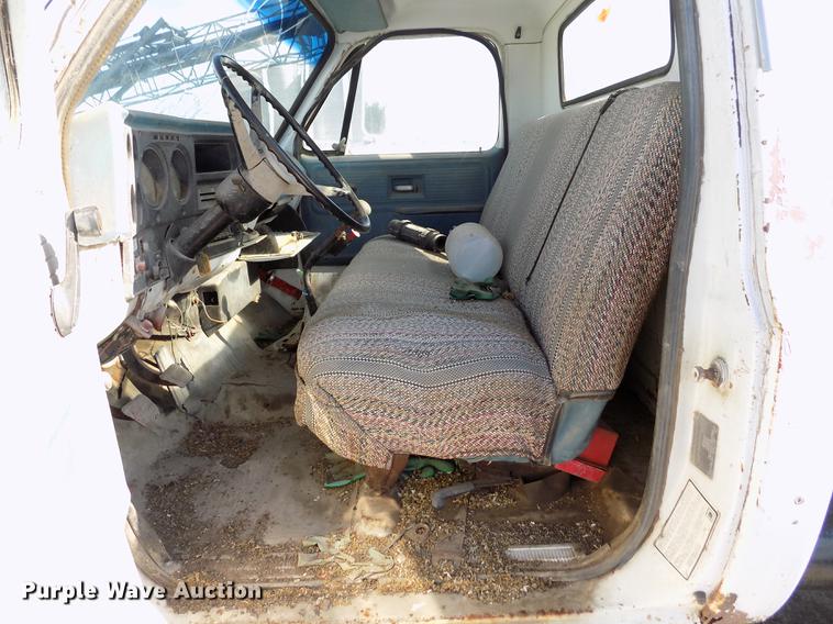 image for item FN9511 1979 GMC 7000 tank truck