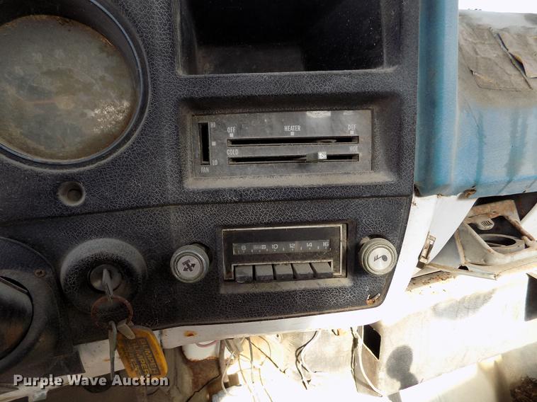 image for item FN9511 1979 GMC 7000 tank truck