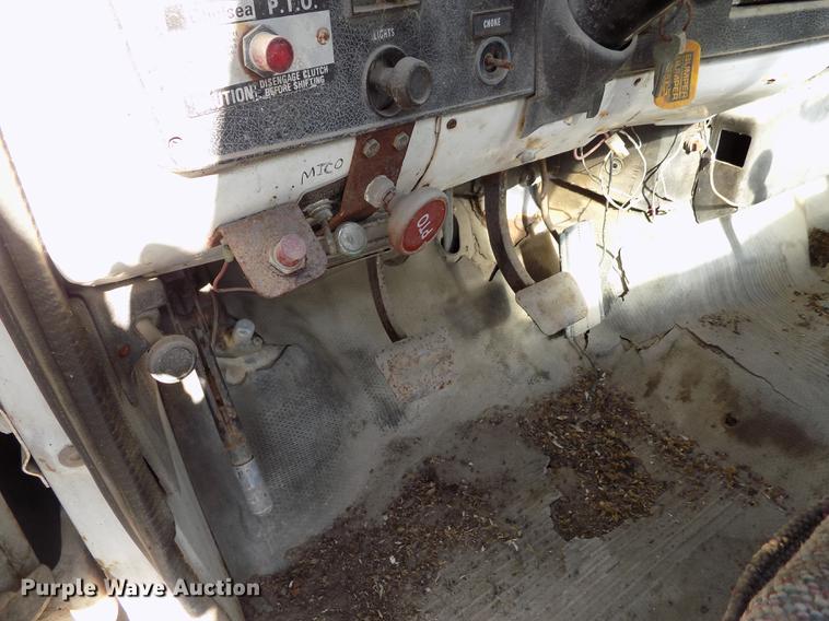 image for item FN9511 1979 GMC 7000 tank truck