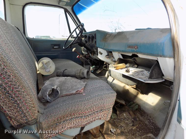 image for item FN9511 1979 GMC 7000 tank truck