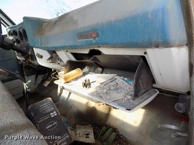 image for item FN9511 1979 GMC 7000 tank truck