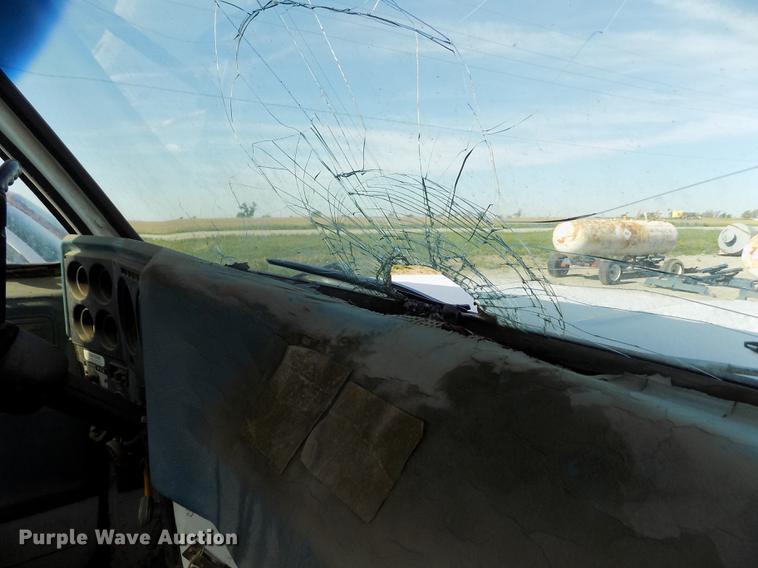 image for item FN9511 1979 GMC 7000 tank truck