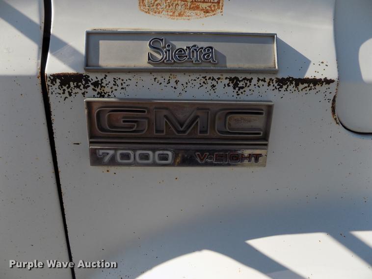 image for item FN9511 1979 GMC 7000 tank truck