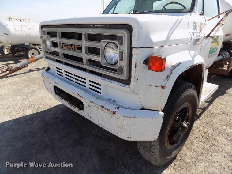 image for item FN9511 1979 GMC 7000 tank truck