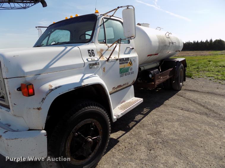 image for item FN9511 1979 GMC 7000 tank truck