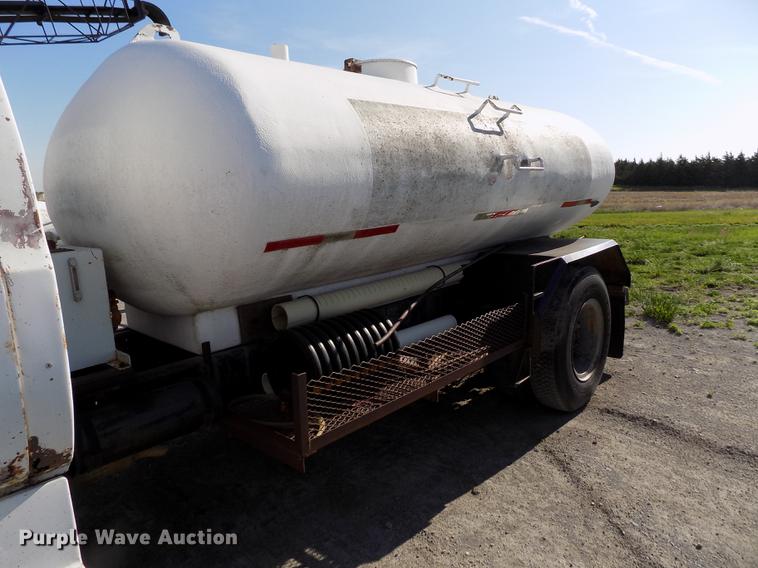 image for item FN9511 1979 GMC 7000 tank truck