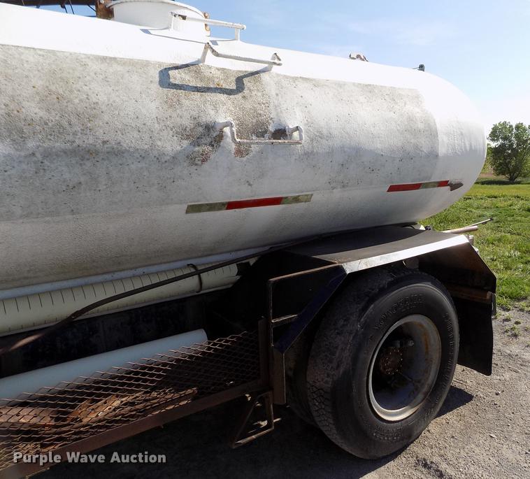 image for item FN9511 1979 GMC 7000 tank truck