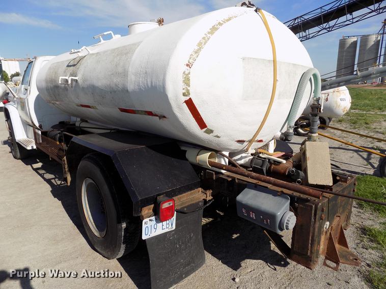 image for item FN9511 1979 GMC 7000 tank truck