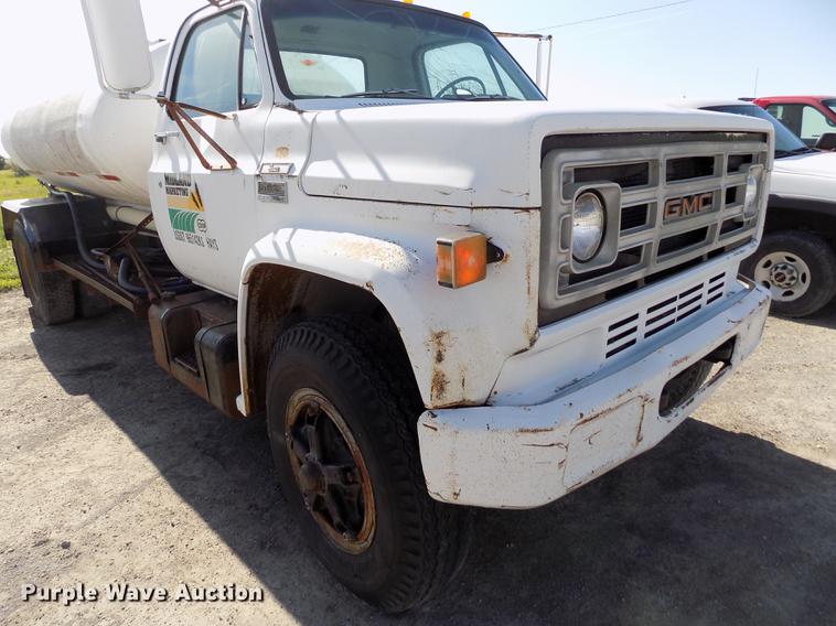 image for item FN9511 1979 GMC 7000 tank truck