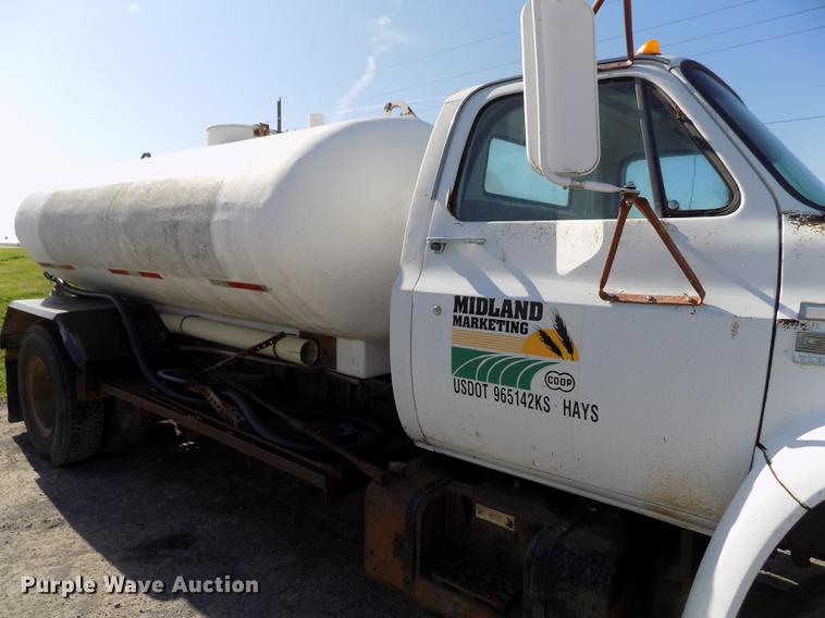 image for item FN9511 1979 GMC 7000 tank truck