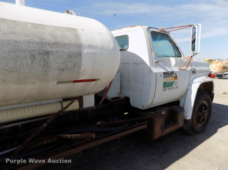 image for item FN9511 1979 GMC 7000 tank truck