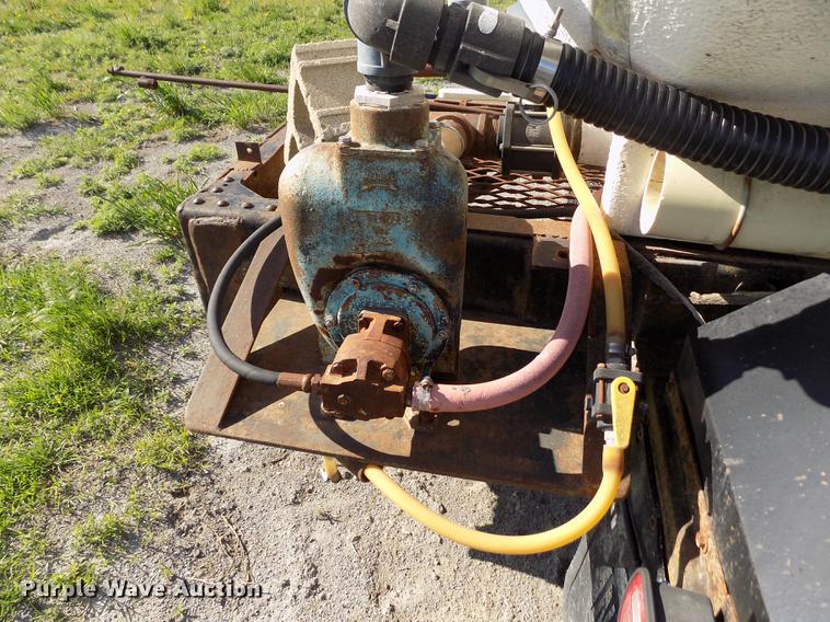 image for item FN9511 1979 GMC 7000 tank truck