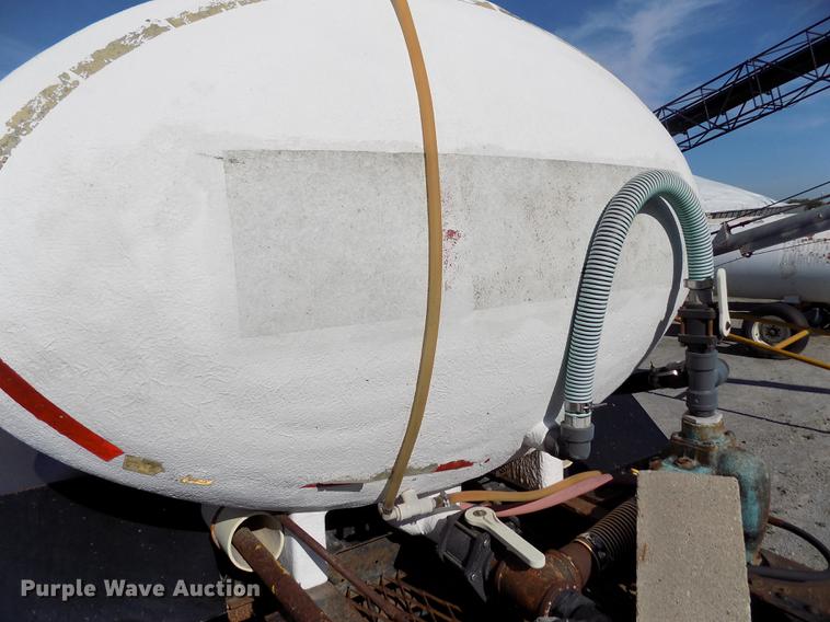 image for item FN9511 1979 GMC 7000 tank truck