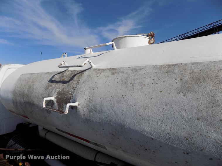 image for item FN9511 1979 GMC 7000 tank truck