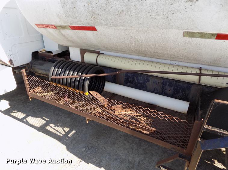 image for item FN9511 1979 GMC 7000 tank truck