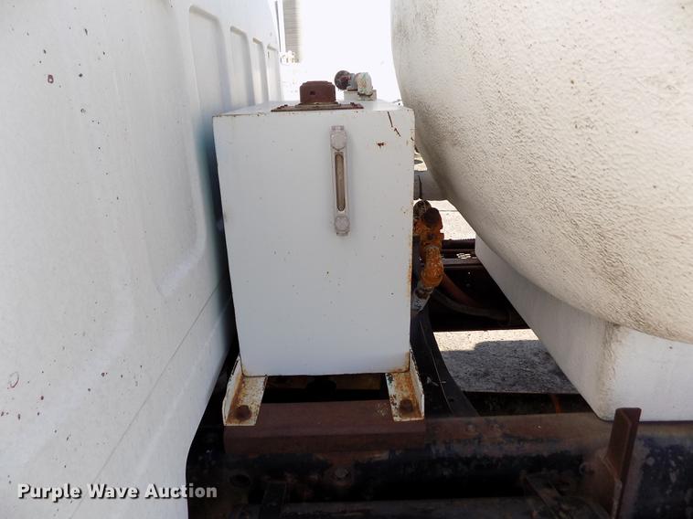 image for item FN9511 1979 GMC 7000 tank truck