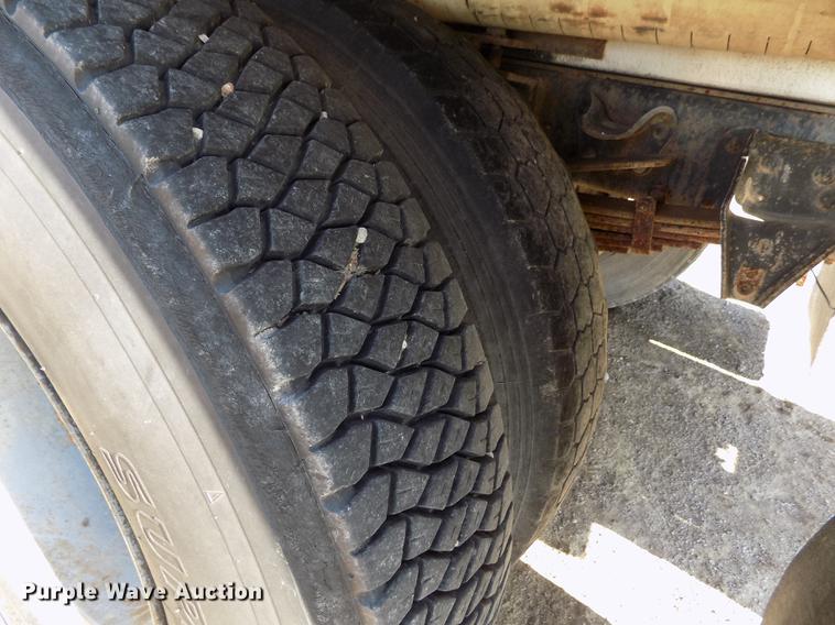 image for item FN9511 1979 GMC 7000 tank truck