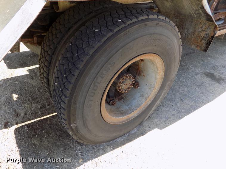 image for item FN9511 1979 GMC 7000 tank truck