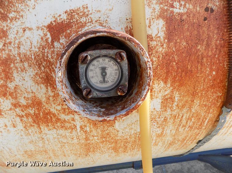image for item FN9515 Eaton anhydrous ammonia tank